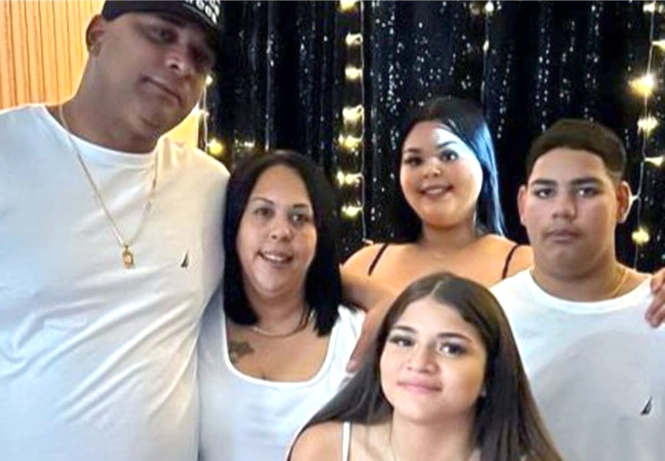Photo of the Roldan-Lozano family.