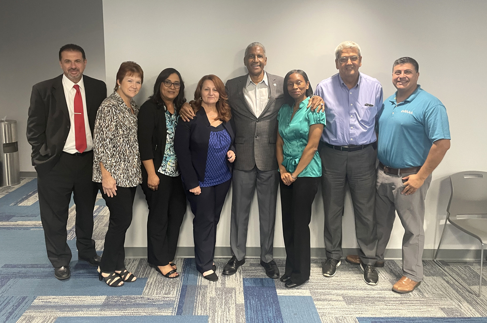 Photo of the St. Petersburg Housing Authority team, the Tampa Housing Authority team and the Bay Area Apartment Association.