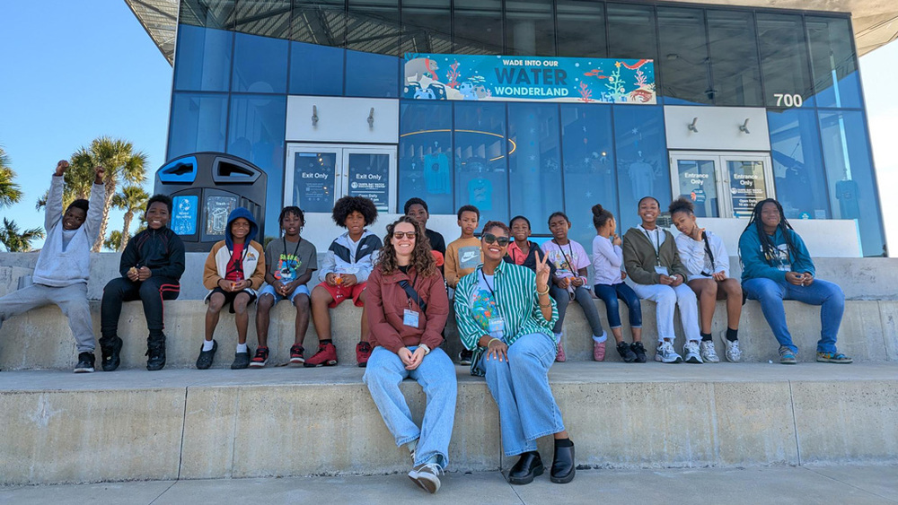 Children and SPHA team members at Tampa Bay Watch DiscoveryCenter.