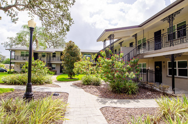 Sunset Oaks Apartments